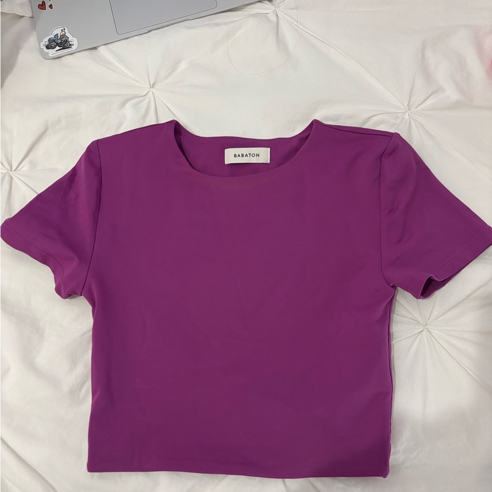 Aritzia Babaton Magenta Short Sleeve Tee